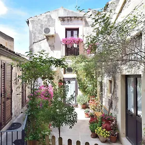  Affittacamere Del Vicolo Stretto Italia